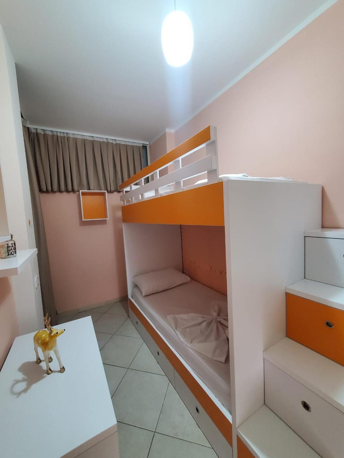 Apartment Apartmet *
